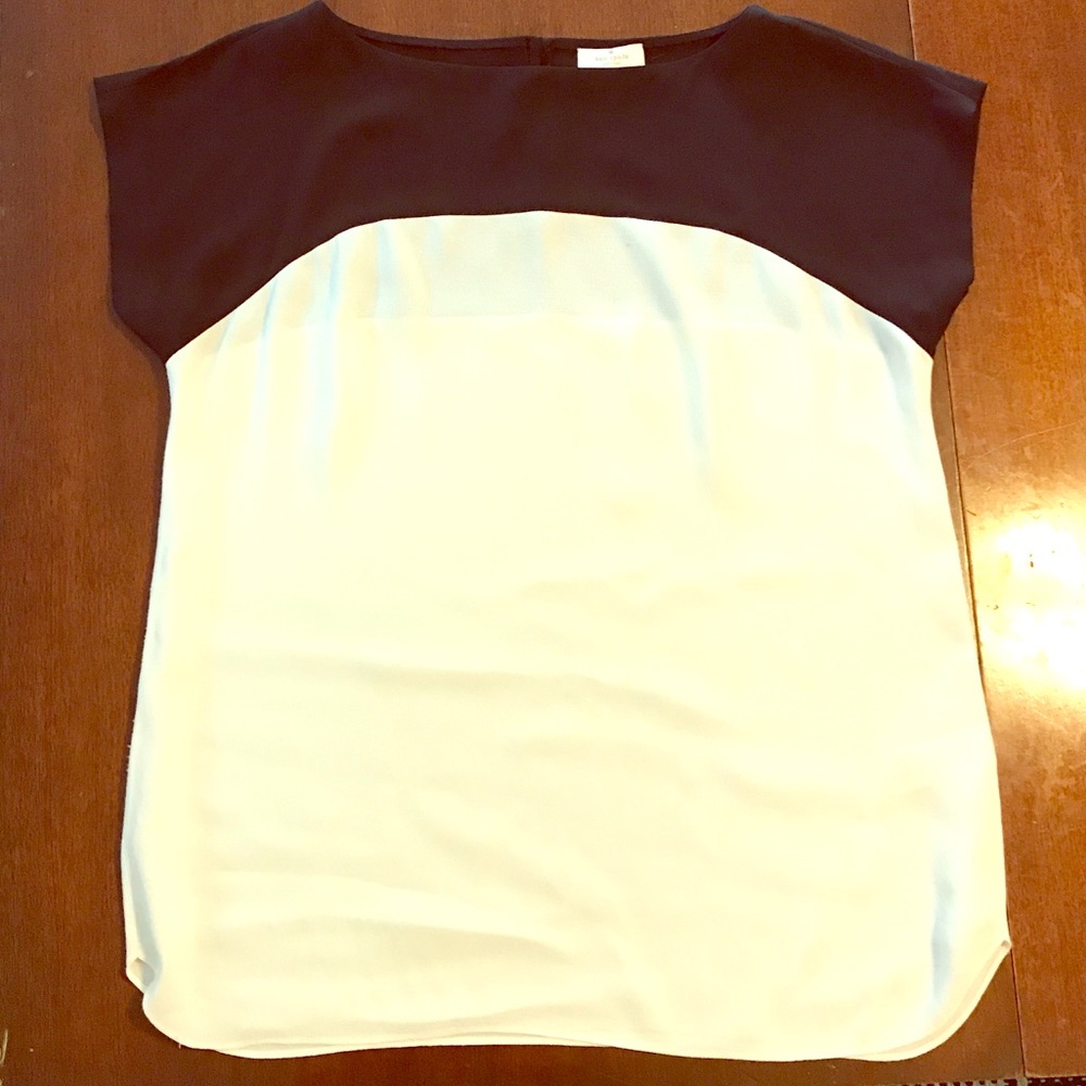 Kate Spade black and white blouse w/ button detail